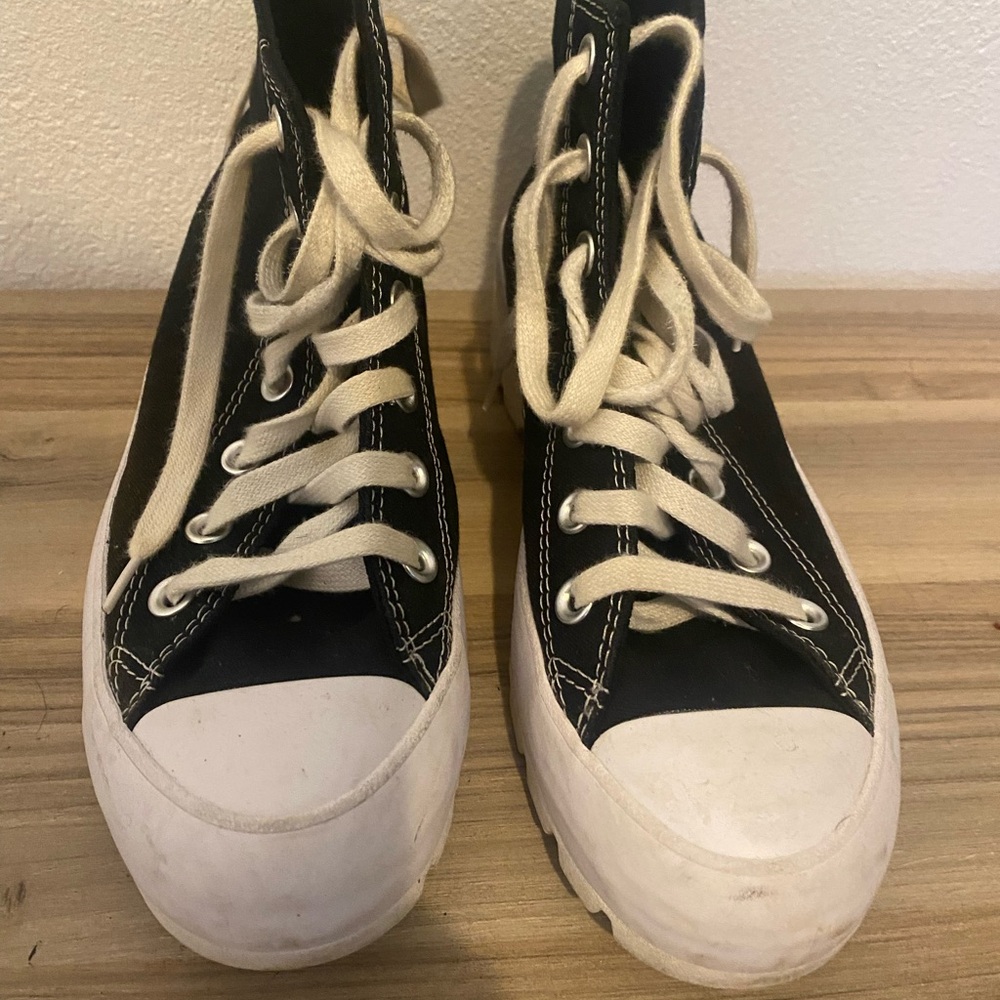Black and White platform converse